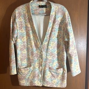 Lizsport vintage floral sweater, Small, ivory buttons, front pockets.